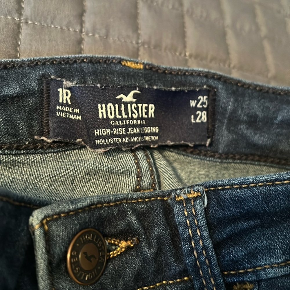 Hollister jeans sz 1. /25. Skinny dark blue